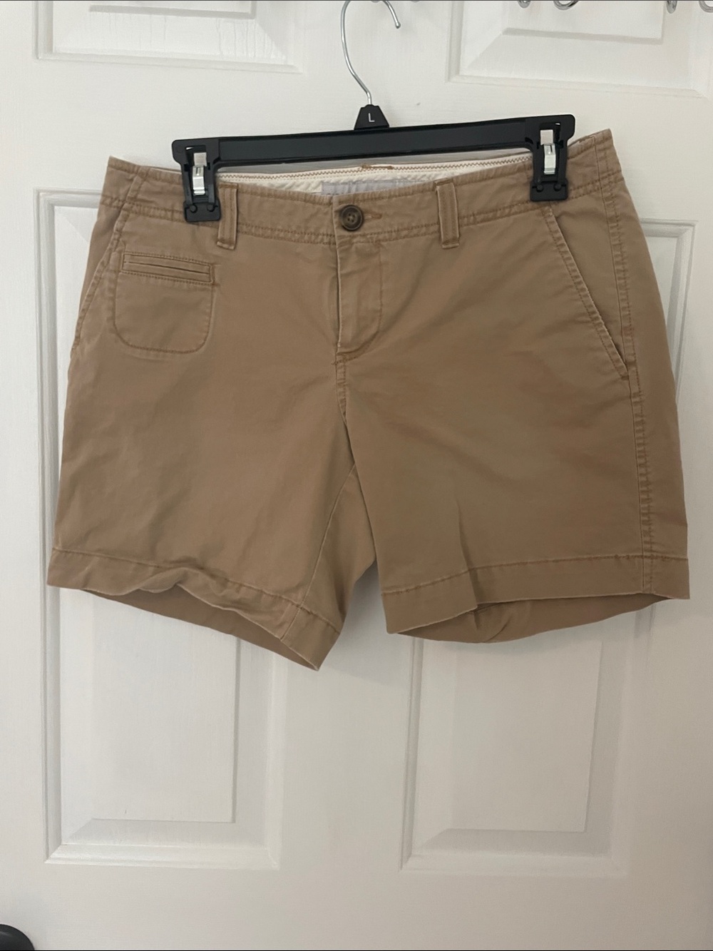 Old Navy Women's Khaki Chino Shorts